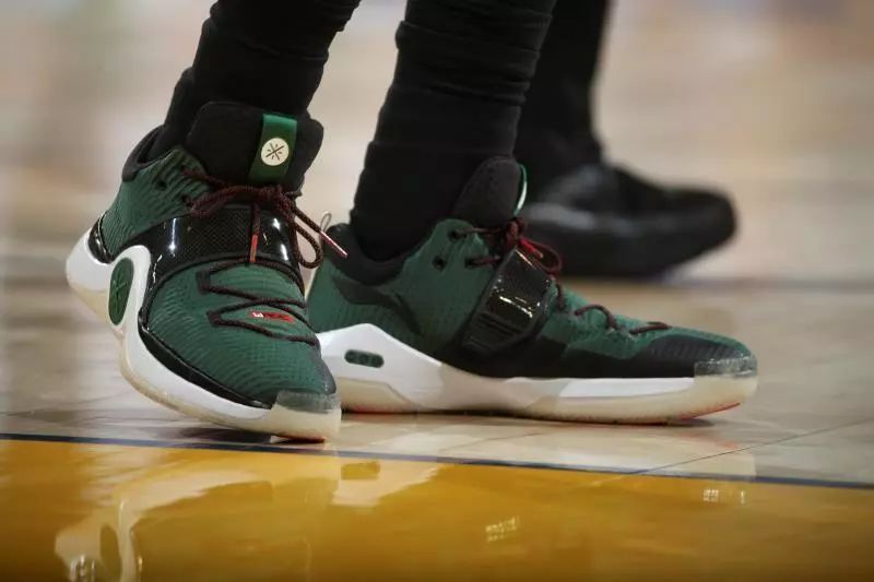 该球员低持 该球员低持